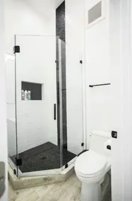 New Luxurious One Bedroom One Bathroom Guest Suite - Image 2