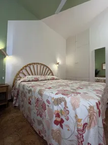 Elegant House with garden 100mt from the free beach - Image 4