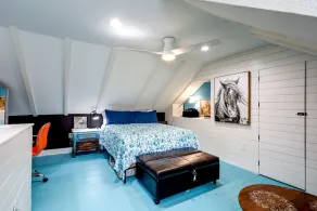 Artsy City 3 Bedroom - Image 5