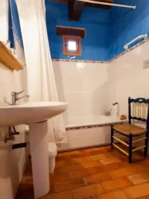 ROOM IN A CHARMING HOUSE - Image 5