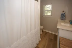 Location de vacances au bord du lac avec débarcadère privé! - Image 4