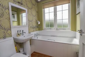 HONEYSUCKLE, pet friendly, luxury holiday cottage in Iden - Image 3