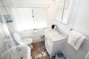 Newly Renovated Three Bedroom Cabin with Personal Hot tub and Amazing View from Deck - Image 5