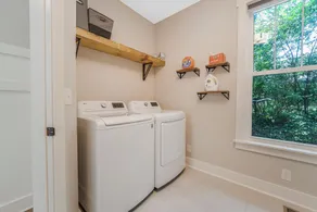 Family Friendly w/4 Kings Near UGA & Downtown Athens. Parking for UGA Football - Image 2