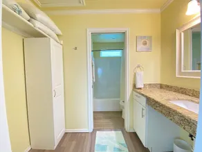 This house is a 2 bedroom(s), 1 bathrooms, located in Rockport, TX. - Image 3