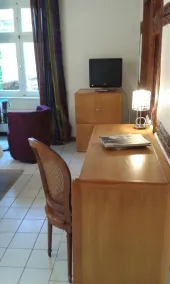 studio equipped for 2 people - Image 2