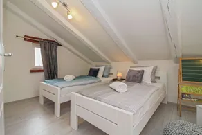 Holiday house Filip * large plot with garden, private pool, free WiFi - Image 5