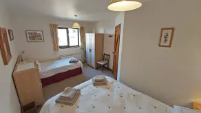 Delightful country cottage. Stunning views.  A few minutes walk to Seatown beach - Image 5