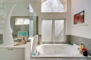 Near Joe Pool Lake! Luxe Getaway w/ Shared Pool - Image 2