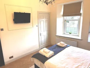 Smaller Suite in ApartNest ApartHotel Auchterarder - Image 5