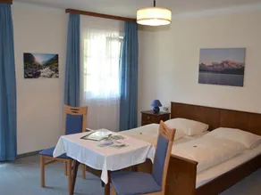 Room \"Auernig\" - Pension Thalerhof - Image 5