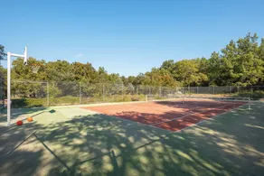 Large authentic house with swimming pool and tennis court, ideal for families and friends - Image 5