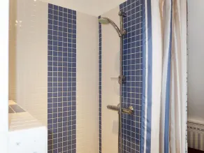 Voll ausgestattete Ferienwohnung mit beheiztem Pool, Garten und Grill | Meerblick - Image 2