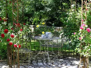Charming Countryside Cottage with River Views, Near Historic Manor House - Image 4