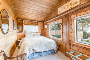 Waterfront Cottage with High-Speed WiFi, Ocean View, Private Deck, & Kitchenette - Image 3