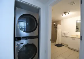 Awesome Apt With Pool in Midtown Miami - Image 3