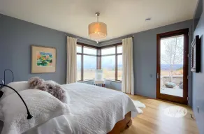 3 bdrm, 3 bath Country Home, 10 acres, private, hot tub, view of Georgian Bay! - Image 3