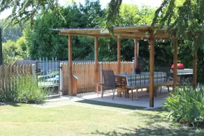 Self Catering, sistemazione in famiglia con specifiche di fascia alta con piscina - Image 5