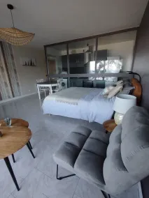 Remarkable residence facing the wonderful Bay of Douarnenez! - Image 2
