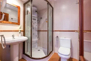 Klimatisierte Ferienwohnung direkt am Strand mit herrlichem Blick, Terrasse und WLAN - Image 2