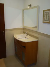 1 Schlafzimmer mit Blick auf den Tejo - Image 2