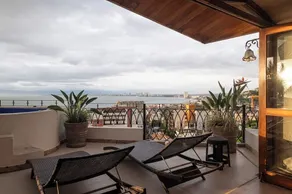 Rooftop 1-BR Penthouse Ocean & Sunset Views and Private Hot Tub at Luxury Resort - Image 3