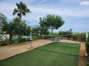 Villa vinicola contemporanea con piscina a sfioro - Image 2