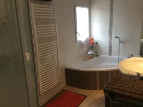 Rummelig villa i fred i SILLANS-LA-CASCADE i PROVENCE VERTE - Image 3