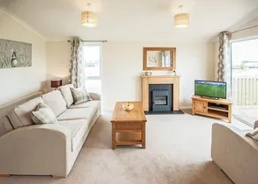 Contemporary lodge furnished to a very high standard. - Image 4