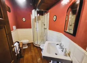 Barga, beautiful, with private pool and stunning views. Electric car charging. - Image 3
