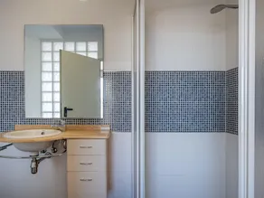 Duplex à 250m de la plage avec Parking, Climatisation et Wi-Fi - Image 5