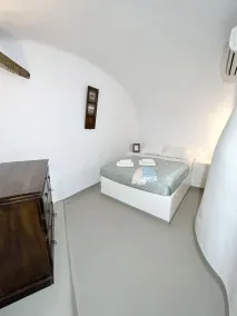 Beautiful island Villa - Private plunge pool - Sea views - Image 5