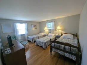2 chambres, 2 salles de bain, 1100 pieds carrés, véranda, manger dans la cuisine, laveuse / sécheuse, barbecue à gaz - Image 5