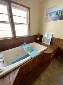 Lakeside Getaway! 35 mins from downtown Minneapolis & close to Mall of America - Image 4