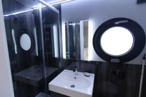 Houseboat Fjord Aquila with roof terrace in Wendtorf - Image 2