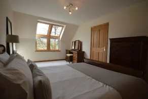 Tall Pines Apartment - Image 4