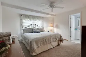 9 Bds, 3.5ba, Pool, 12 Badges,  AC. One of largest available 2027 rates - Image 4