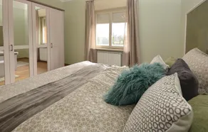 5 alojamento em quarto em Sezana - Image 4