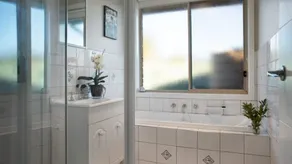 Musk Vale Villa - dog friendly, 5 mins to town - Image 2