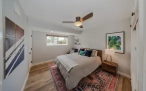 Gorgeous Detached Custom Craftsman Home - Walk to Beach! - Image 5