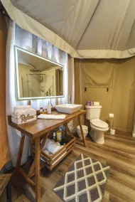 Luxury Suite 3-Safari Tent-Outdoor Whirlpool Tub-Beautiful View - Image 4