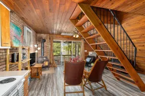 Cozy 2 bedroom 1.5 bath Lake House Cabin - Image 3