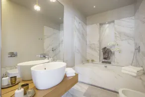 Wonderful suite overlooking the Great Synagogue. 110 m2 -WiFi - AC - Image 3