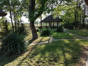 2 houses (up to 9 people) surrounded by nature and with a private swimming pool - Image 5
