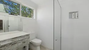 Treehouse On Stone - House and Private Guest Suite - Image 2