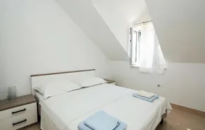 Belle maison de 3 chambres à Pucisca - Image 3