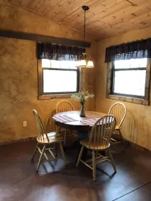 HUNTER'S CABIN, Perfekt på alle måder til din Black Hills getaway, nær Custer - Image 4
