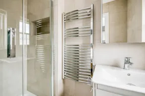 Modern Waterloo 2BR open plan with Balcony on Lower Marsh, by Blueground - Image 2