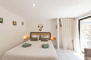 Holiday Gîte 'T1 Ardeche Vesseaux' with Mountain View, Shared Garden & Wi-Fi - Image 2
