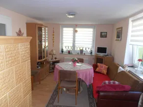 Cottage on the village green - Image 4